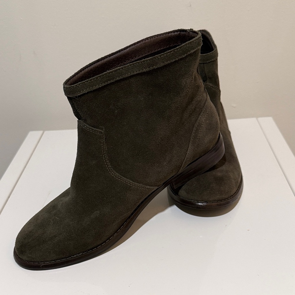 Aldo Women's Elyse Olive Suede Ankle Boots Size 8